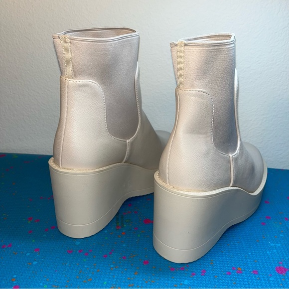 New top Moda Women faux leather Ankle Slip On Platform booties cream size 7.5 - Picture 4 of 8